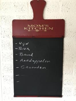 Krijtbord als snijplank, bestelbord voor in de keuken, keukendecoratie